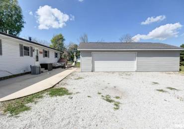 1905 Vandeveer Street, Taylorville, Illinois, 3 Bedrooms Bedrooms, ,1 BathroomBathrooms,Residential,For Sale,Vandeveer,RMACA1031664