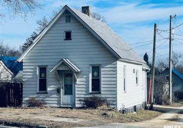 515 BLUFF Boulevard, Clinton, Iowa, 2 Bedrooms Bedrooms, ,1 BathroomBathrooms,Residential,For Sale,BLUFF,RMAQC4259527