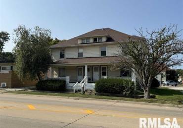 715 1/2 16TH Street, Moline, Illinois, 2 Bedrooms Bedrooms, ,1 BathroomBathrooms,Residential Lease,For Rent,16TH,RMAQC4259650