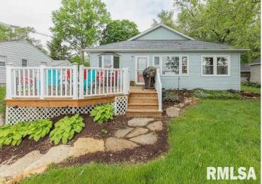 712 CODY Road, Le Claire, Iowa, 3 Bedrooms Bedrooms, ,2 BathroomsBathrooms,Residential,For Sale,CODY,RMAQC4259719