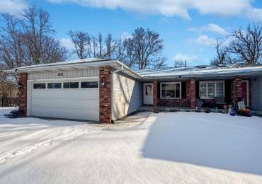 1832 VIENNA Court, Pekin, Illinois, 2 Bedrooms Bedrooms, ,2 BathroomsBathrooms,Residential,For Sale,VIENNA,RMAPA1255484