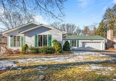 2507 32ND Avenue Court, Moline, Illinois, 3 Bedrooms Bedrooms, ,3 BathroomsBathrooms,Residential,For Sale,32ND,RMAQC4259773