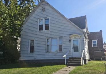 767 11TH Avenue South, Clinton, Iowa, 2 Bedrooms Bedrooms, ,1 BathroomBathrooms,Residential Lease,For Rent,11TH,RMAQC4259799