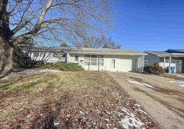 469 28TH Avenue, East Moline, Illinois, 4 Bedrooms Bedrooms, ,2 BathroomsBathrooms,Residential,For Sale,28TH,RMAQC4259792