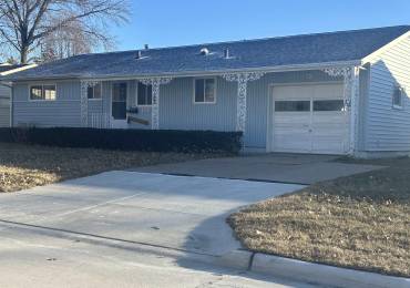 2003 EDGEWOOD Drive, Bettendorf, Iowa, 3 Bedrooms Bedrooms, ,2 BathroomsBathrooms,Residential,For Sale,EDGEWOOD,RMAQC4259905