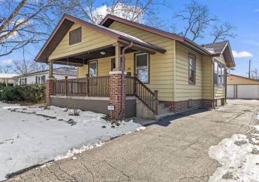 212 SPRUCE Street, Springfield, Illinois, 2 Bedrooms Bedrooms, ,1 BathroomBathrooms,Residential,For Sale,SPRUCE,RMACA1034060