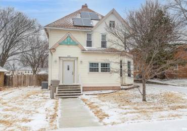 608 11TH Street, De Witt, Iowa, 3 Bedrooms Bedrooms, ,2 BathroomsBathrooms,Residential,For Sale,11TH,RMAQC4259925