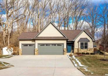 6830 CROW CREEK Road, Bettendorf, Iowa, 4 Bedrooms Bedrooms, ,3 BathroomsBathrooms,Residential,For Sale,CROW CREEK,RMAQC4259924