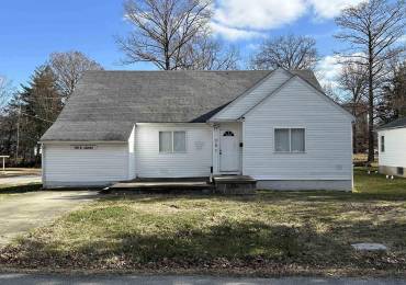 701 JAMES Street, Carbondale, Illinois, 5 Bedrooms Bedrooms, ,2 BathroomsBathrooms,Residential,For Sale,JAMES,RMAEB456524