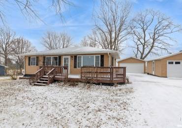 319 1ST Street, Long Grove, Iowa, 3 Bedrooms Bedrooms, ,2 BathroomsBathrooms,Residential,For Sale,1ST,RMAQC4259956