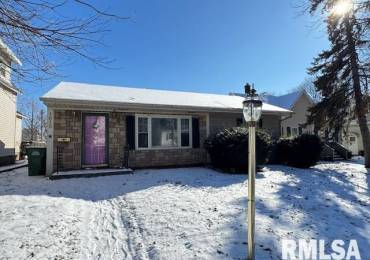 1615 IOWA Avenue, Clinton, Iowa, 2 Bedrooms Bedrooms, ,1 BathroomBathrooms,Residential,For Sale,IOWA,RMAQC4259960