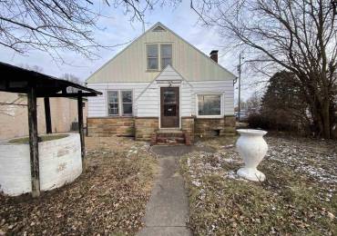 1045 5TH Avenue, Canton, Illinois, 2 Bedrooms Bedrooms, ,1 BathroomBathrooms,Residential,For Sale,5TH,RMAPA1255713