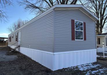 2204 RAINBOW Lane, Quincy, Illinois, 3 Bedrooms Bedrooms, ,2 BathroomsBathrooms,Manufactured In Park,For Sale,RAINBOW,RMACA1034221