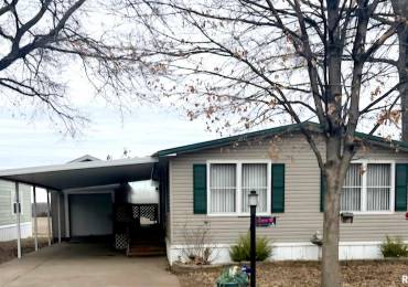 2209 Rancho Boulevard, Quincy, Illinois, 2 Bedrooms Bedrooms, ,Manufactured In Park,For Sale,Rancho,RMAQC4260327