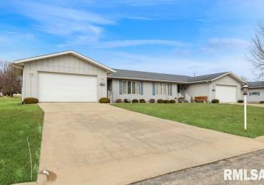 101/103/105/107 AUGUSTA Drive, Lowden, Iowa, ,Residential Income,For Sale,AUGUSTA,RMAQC4260442