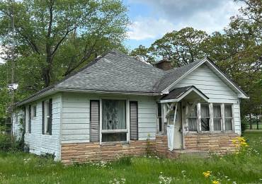 410 Jenette, Buckner, Illinois, 2 Bedrooms Bedrooms, ,1 BathroomBathrooms,Residential,For Sale,Jenette,RMAEB456784