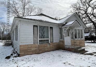 410 Jenette, Buckner, Illinois, 2 Bedrooms Bedrooms, ,1 BathroomBathrooms,Residential,For Sale,Jenette,RMAEB456784