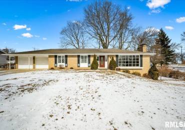 1615 SUMMIT Drive, Pekin, Illinois, 3 Bedrooms Bedrooms, ,2 BathroomsBathrooms,Residential,For Sale,SUMMIT,RMAPA1256080