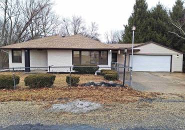 300 4TH Street, St David, Illinois, 3 Bedrooms Bedrooms, ,1 BathroomBathrooms,Residential,For Sale,4TH,RMAPA1256087