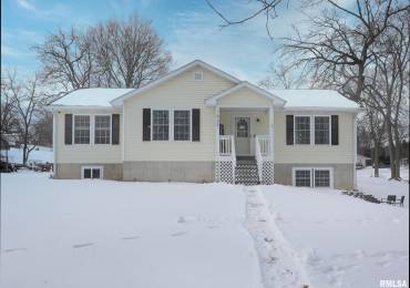 630 2ND Street Place, Le Claire, Iowa, 3 Bedrooms Bedrooms, ,2 BathroomsBathrooms,Residential,For Sale,2ND,RMAQC4260612