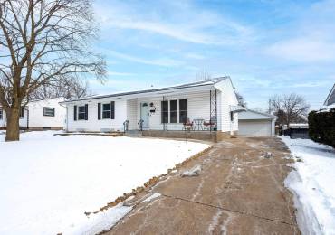 3617 KELLING Street, Davenport, Iowa, 3 Bedrooms Bedrooms, ,2 BathroomsBathrooms,Residential,For Sale,KELLING,RMAQC4260619