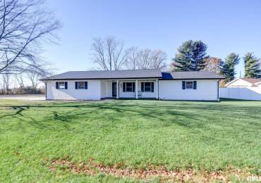 4712 WILSON Drive, Taylorville, Illinois, 3 Bedrooms Bedrooms, ,2 BathroomsBathrooms,Residential,For Sale,WILSON,RMACA1033482