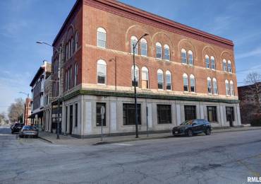 100 MARKET Street, Taylorville, Illinois, ,Commercial Sale,For Sale,MARKET,RMACA1027890