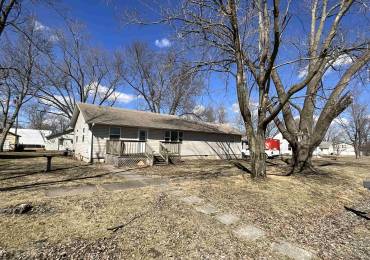 721 ILLINOIS Street, Alma, Illinois, 2 Bedrooms Bedrooms, ,2 BathroomsBathrooms,Residential,For Sale,ILLINOIS,RMAEB456987