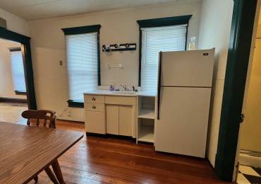 1038 1ST Street, Springfield, Illinois, 1 Bedroom Bedrooms, ,1 BathroomBathrooms,Residential Lease,For Rent,1ST,RMACA1034828