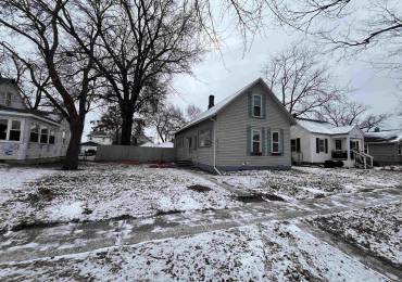 2713 BOIES Avenue, Davenport, Iowa, 2 Bedrooms Bedrooms, ,1 BathroomBathrooms,Residential,For Sale,BOIES,RMAQC4260033