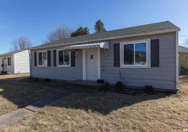 3806 10TH Avenue, Moline, Illinois, 3 Bedrooms Bedrooms, ,1 BathroomBathrooms,Residential,For Sale,10TH,RMAQC4261080