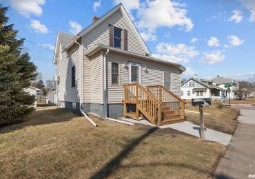 2806 JACKSON Avenue, Davenport, Iowa, 3 Bedrooms Bedrooms, ,1 BathroomBathrooms,Residential,For Sale,JACKSON,RMAQC4260975