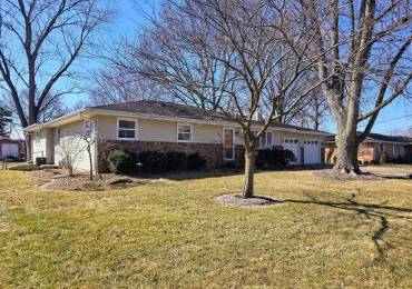 208 GLENDALE Street, Manito, Illinois, 5 Bedrooms Bedrooms, ,3 BathroomsBathrooms,Residential,For Sale,GLENDALE,RMAPA1256427