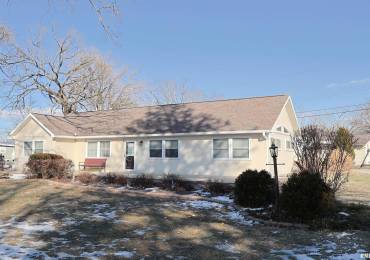 205 JENNINGS, Salem, Illinois, 4 Bedrooms Bedrooms, ,2 BathroomsBathrooms,Residential,For Sale,JENNINGS,RMAEB456581