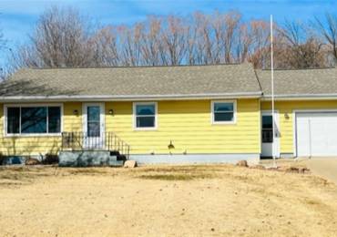 204 & 102 WYOMING Avenue, Onslow, Iowa, 2 Bedrooms Bedrooms, ,2 BathroomsBathrooms,Residential,For Sale,WYOMING,RMAQC4261148