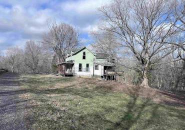 315 Vines Road, Cobden, Illinois, 2 Bedrooms Bedrooms, ,Residential,For Sale,Vines,RMAEB457077