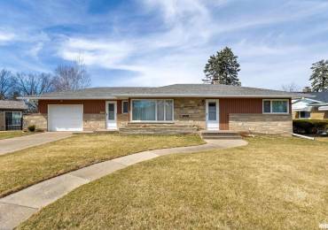 2716 KELLING Street, Davenport, Iowa, 2 Bedrooms Bedrooms, ,1 BathroomBathrooms,Residential,For Sale,KELLING,RMAQC4261196