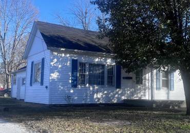 504 MULBERRY Street, Carterville, Illinois, 2 Bedrooms Bedrooms, ,1 BathroomBathrooms,Residential,For Sale,MULBERRY,RMAEB456150