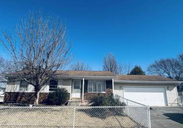 2048 Scarbrough Road, Springfield, Illinois, 3 Bedrooms Bedrooms, ,1 BathroomBathrooms,Residential,For Sale,Scarbrough,RMACA1034974