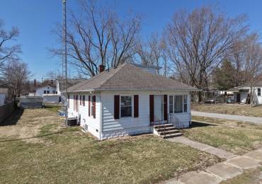 401 Emma Street, Christopher, Illinois, 3 Bedrooms Bedrooms, ,1 BathroomBathrooms,Residential,For Sale,Emma,RMAEB457103