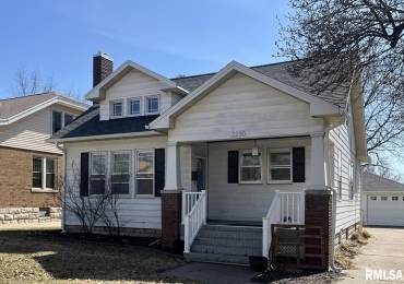 2230 OAK Street, Quincy, Illinois, 3 Bedrooms Bedrooms, ,2 BathroomsBathrooms,Residential,For Sale,OAK,RMAQC4261218