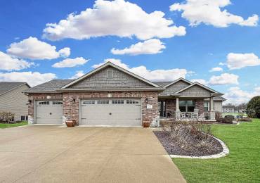 221 Lake Pointe Drive, Goodfield, Illinois, 3 Bedrooms Bedrooms, ,3 BathroomsBathrooms,Residential,For Sale,Lake Pointe,RMAPA1256390