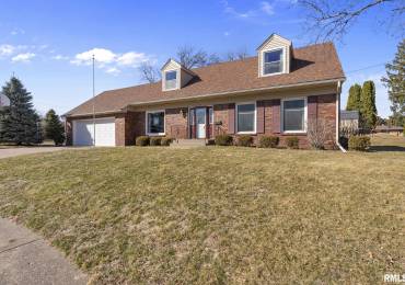 1334 HAYES Court, Davenport, Iowa, 5 Bedrooms Bedrooms, ,3 BathroomsBathrooms,Residential,For Sale,HAYES,RMAQC4261101