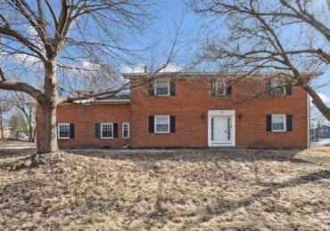 3327 LOCUST Street, Davenport, Iowa, 5 Bedrooms Bedrooms, ,4 BathroomsBathrooms,Residential,For Sale,LOCUST,RMAQC4261251