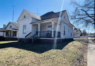 135 COLLEGE Street, Harrisburg, Illinois, 2 Bedrooms Bedrooms, ,1 BathroomBathrooms,Residential,For Sale,COLLEGE,RMAEB457134