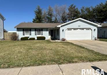 30 CATALINA Court, Jacksonville, Illinois, 3 Bedrooms Bedrooms, ,2 BathroomsBathrooms,Residential,For Sale,CATALINA,RMACA1035054