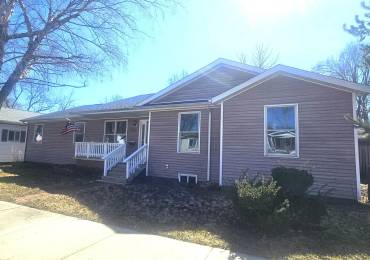 543 5TH Street, Lincoln, Illinois, 3 Bedrooms Bedrooms, ,3 BathroomsBathrooms,Residential,For Sale,5TH,RMACA1035051