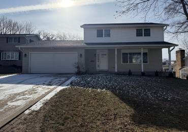 2527 BRAMBLEBERRY Court, Bettendorf, Illinois, 3 Bedrooms Bedrooms, ,2 BathroomsBathrooms,Residential,For Sale,BRAMBLEBERRY,RMAQC4261308