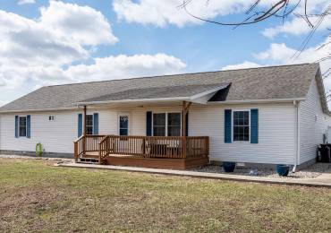 20642 Vinson Road, Thompsonville, Illinois, 5 Bedrooms Bedrooms, ,3 BathroomsBathrooms,Residential,For Sale,Vinson,RMAQC4260884