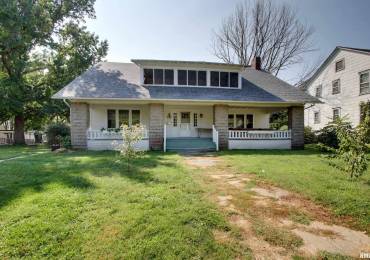 242 MAIN Street, Carthage, Illinois, 3 Bedrooms Bedrooms, ,1 BathroomBathrooms,Residential,For Sale,MAIN,RMACA1031841